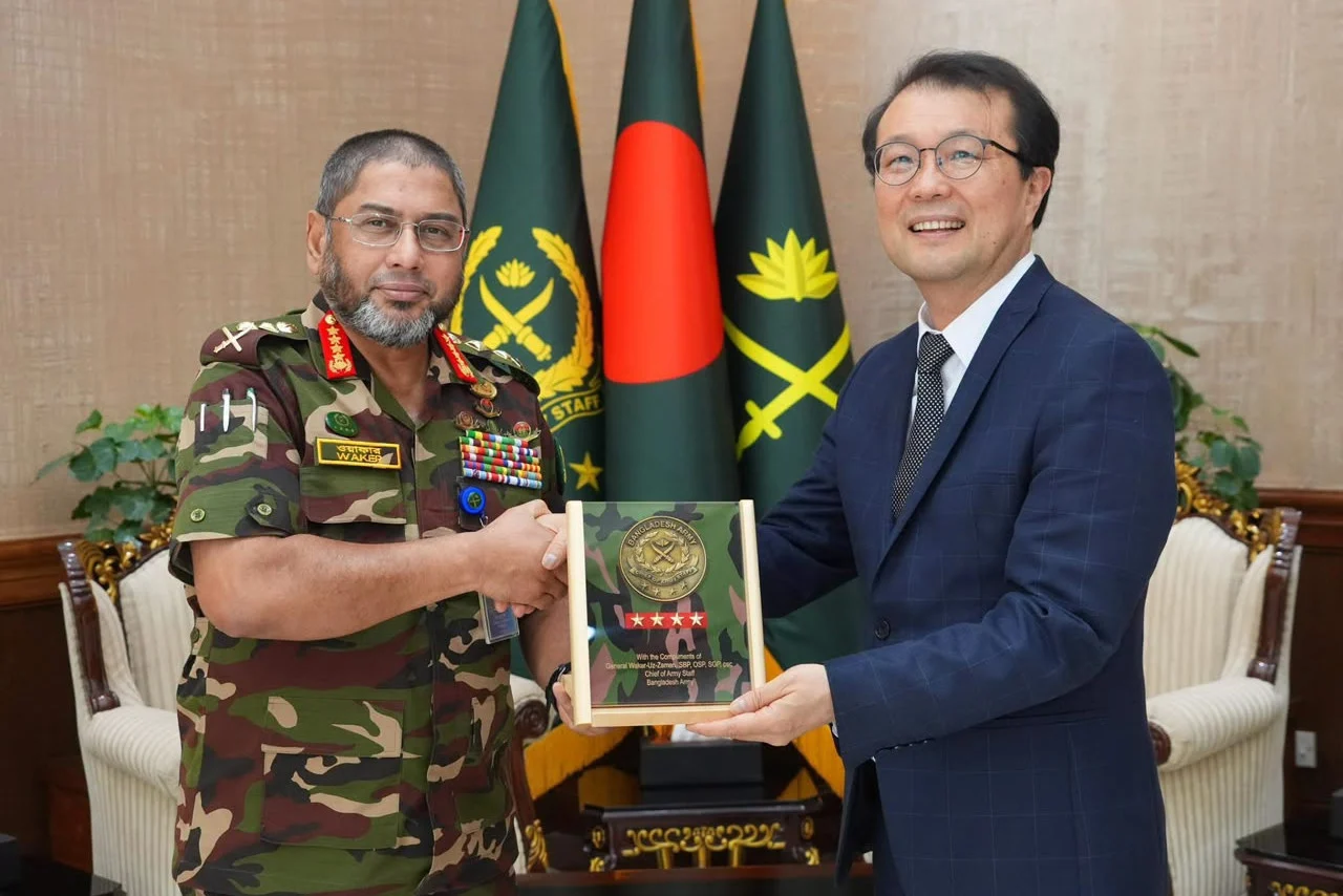 সেনাপ্রধানের সঙ্গে দক্ষিণ কোরিয়ার রাষ্ট্রদূতের সৌজন্য সাক্ষাৎ, দ্বিপক্ষীয় প্রতিরক্ষা সহযোগিতার ওপর জোর