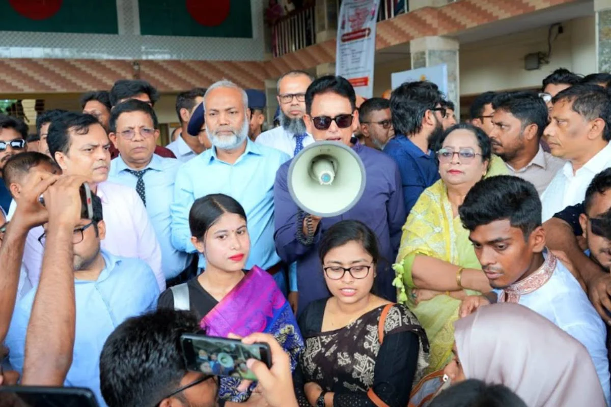 অবকাঠামো ও জমি সংকট নিরসনে বরিশাল বিশ্ববিদ্যালয়কে আশ্বস্ত করলেন শিক্ষামন্ত্রী