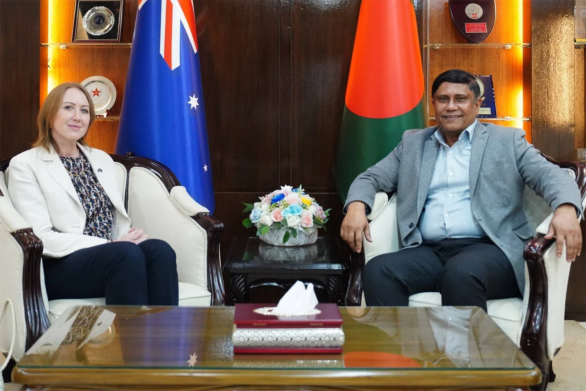 অস্ট্রেলীয় হাইকমিশনারের সাথে প্রধানমন্ত্রীর প্রতিরক্ষা উপদেষ্টার সৌজন্য সাক্ষাৎ