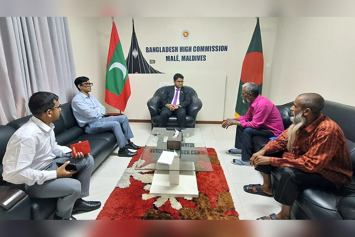 মালদ্বীপে অসুস্থ ও বিপদগ্রস্ত প্রবাসীদের বিমান টিকিট দিল বাংলাদেশ হাইকমিশন