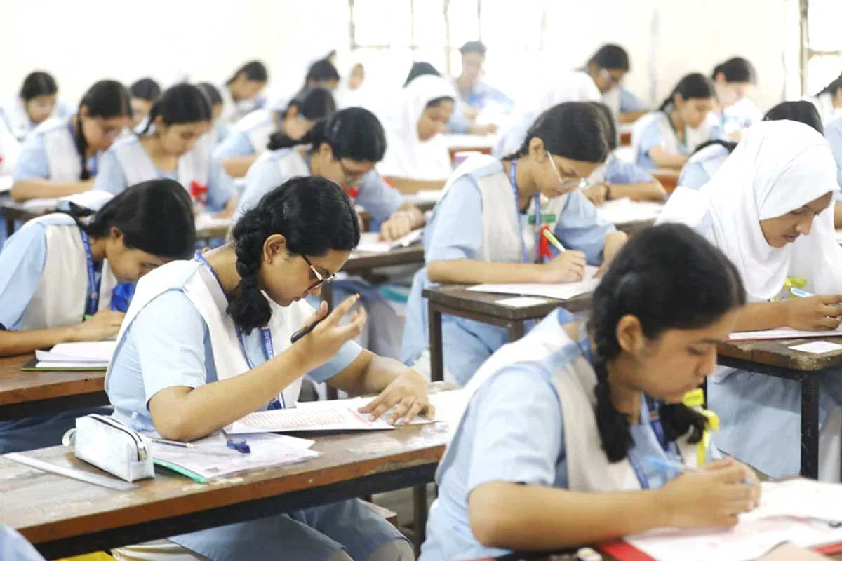 এইচএসসি ও আলিম পরীক্ষার চূড়ান্ত কেন্দ্র তালিকা ও আসন বিন্যাস প্রকাশ