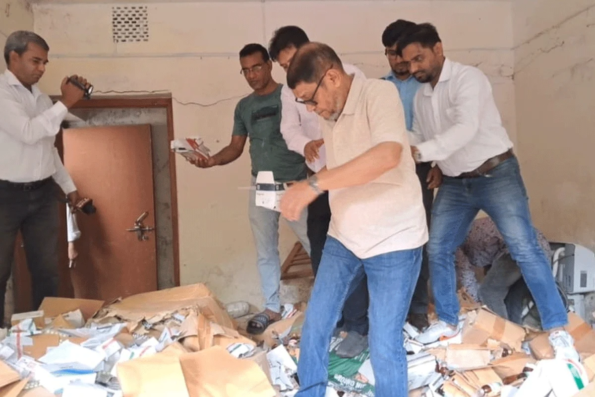বাগেরহাটে সরকারি ওষুধ নষ্টে স্বাস্থ্যমন্ত্রীর ক্ষোভ, কর্মকর্তাদের কড়া নির্দেশ