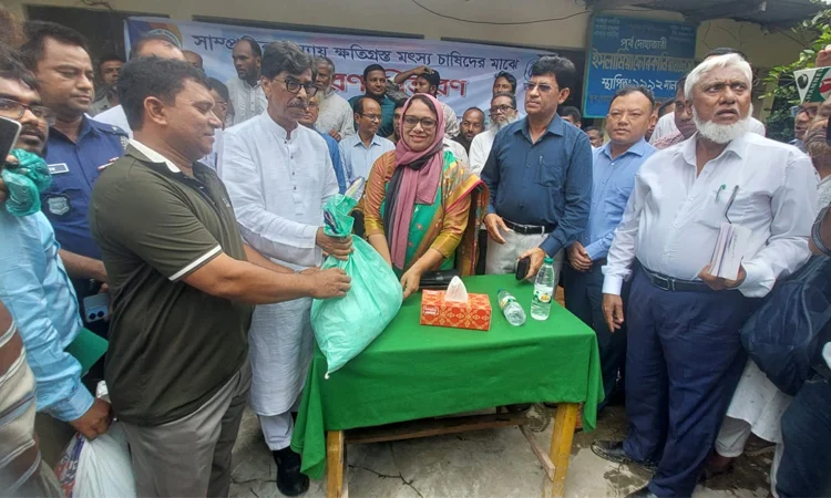 চট্টগ্রামের বন্যায় ক্ষতিগ্রস্ত কৃষকদের পুনর্বাসনে বিনামূল্যে বীজ ও টিকার উদ্যোগ
