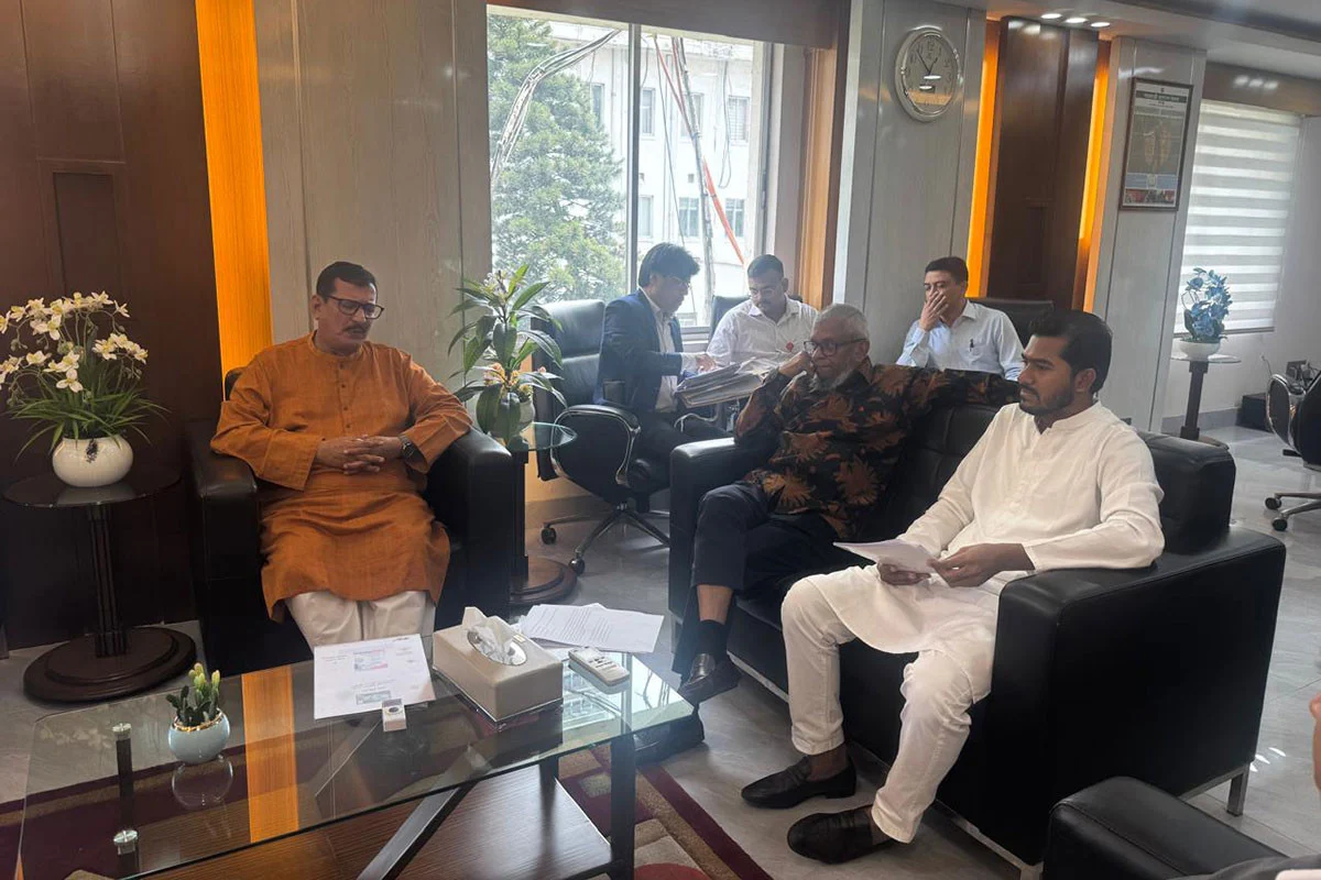 প্রবাসী কার্ডধারীদের জন্য ভূমি সেবা সহজীকরণের নির্দেশ ভূমিমন্ত্রীর