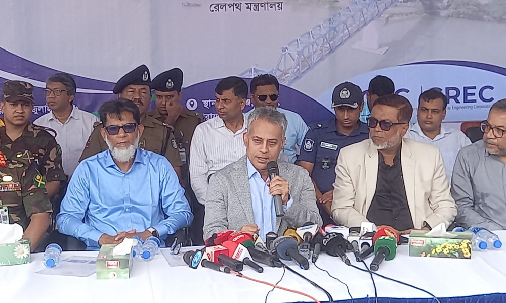 পদ্মা রেল সেতুর ভায়াডাক্টের নিচে মাটি অপসারণে ঝুঁকি নেই: রেলমন্ত্রী