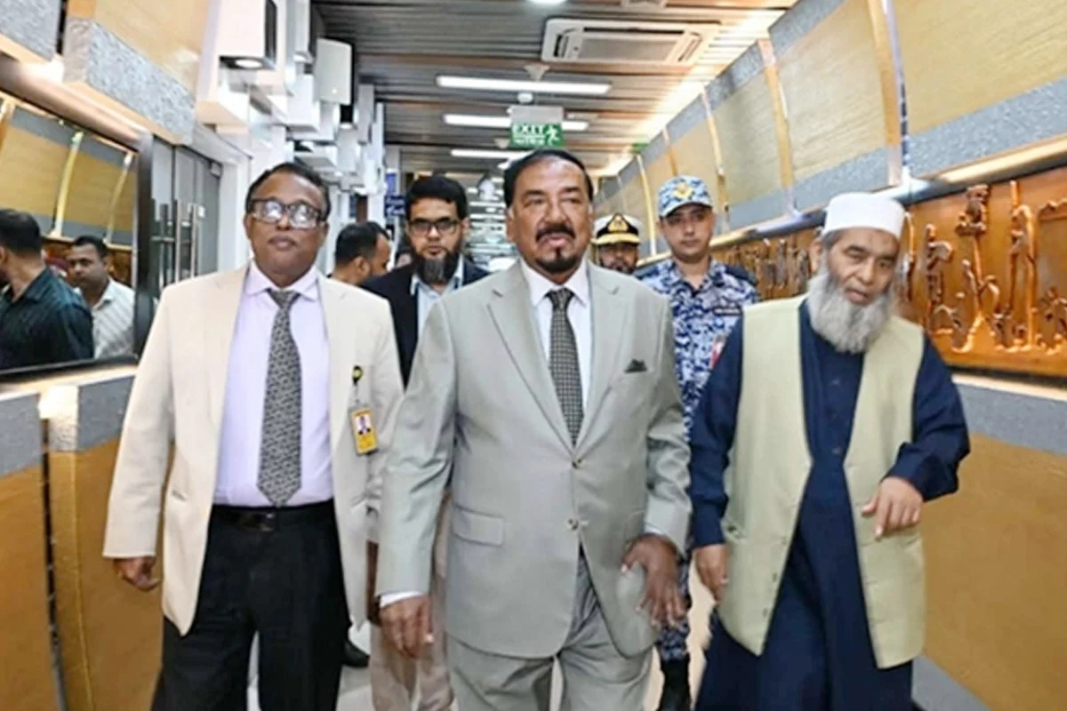 ইরানের সর্বোচ্চ ধর্মীয় নেতার জানাজায় অংশ নিতে স্পিকারের তেহরান যাত্রা