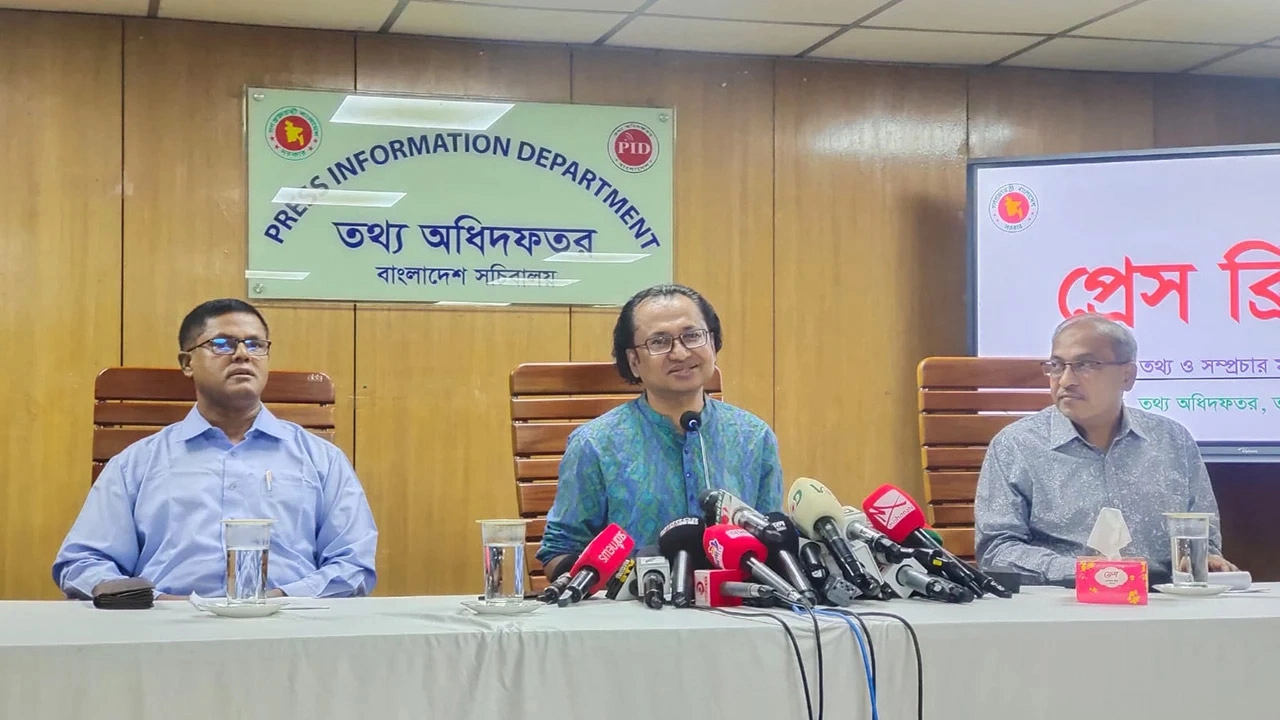 সাবেক রাষ্ট্রপতি মো. সাহাবুদ্দিনের অপরাধের বিচারে কোনো আইনি বাধা নেই: তথ্য উপদেষ্টা