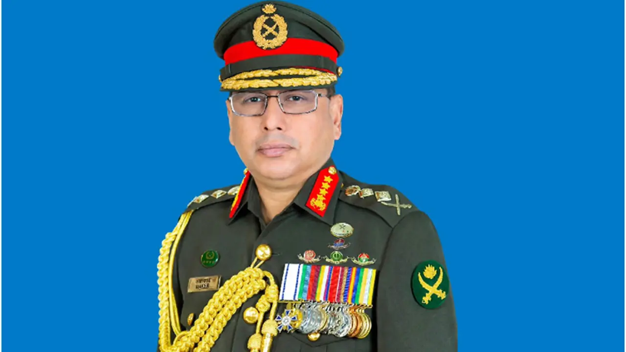 চেক রিপাবলিক ও স্লোভাকিয়া সফর শেষে দেশে ফিরেছেন সেনাবাহিনী প্রধান জেনারেল ওয়াকার-উজ-জামান