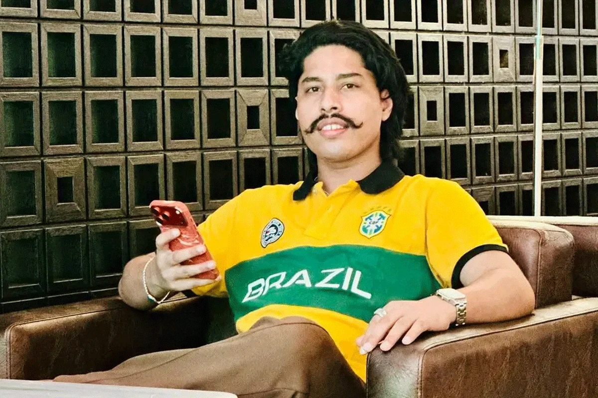 যশোরে গ্রেপ্তার চট্টগ্রামের শীর্ষ সন্ত্রাসী ডেভিড ইমনসহ চারজন, হস্তান্তর চট্টগ্রাম পুলিশে