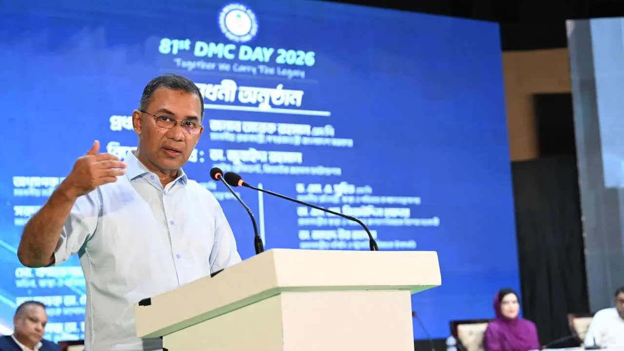 চিকিৎসার জন্য বিদেশমুখিতা বন্ধে ইন্টার্নদের ভূমিকা গুরুত্বপূর্ণ: প্রধানমন্ত্রী
