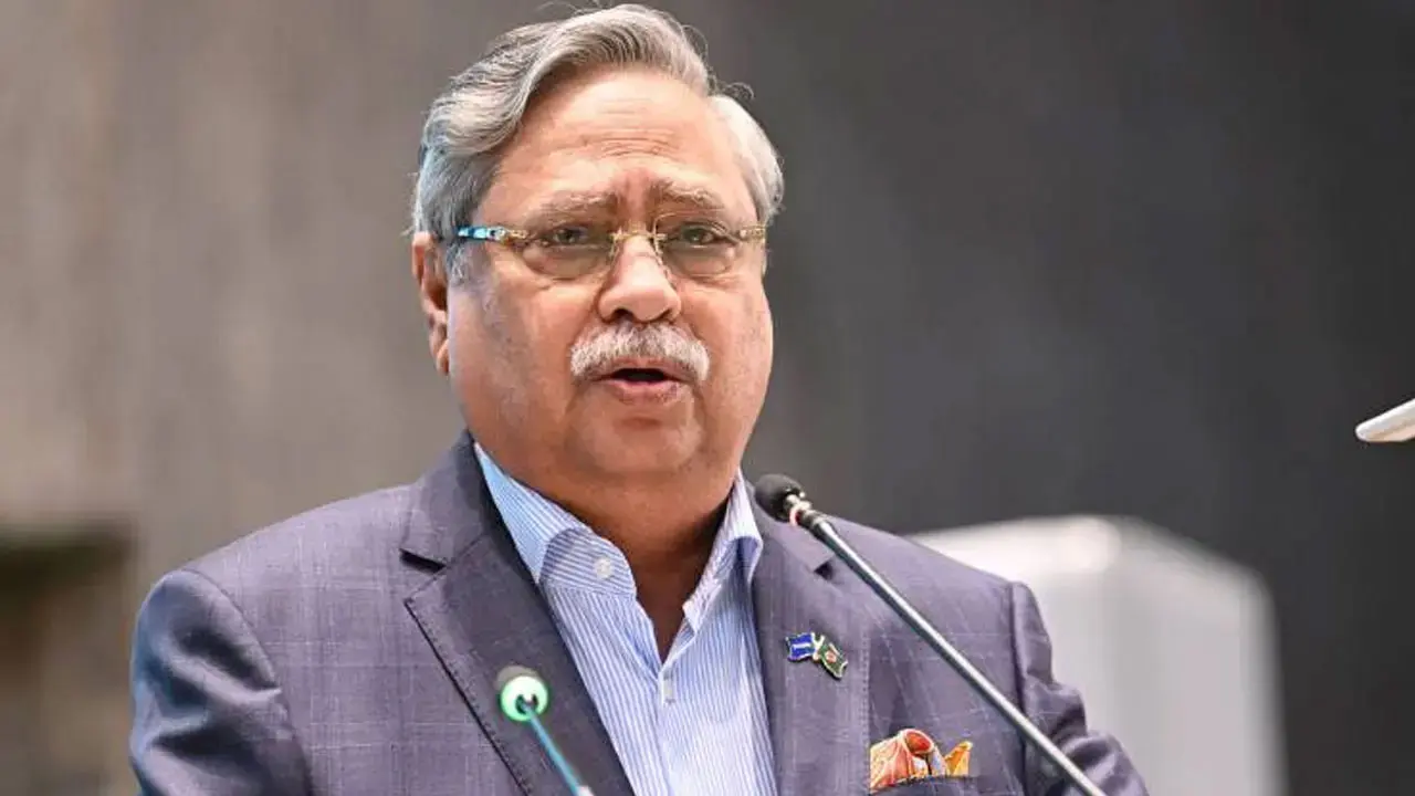 শারীরিক অসুস্থতার কারণ দেখিয়ে রাষ্ট্রপতির পদত্যাগ