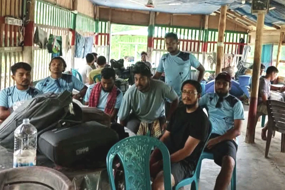 টানা বর্ষণ ও পাহাড়ি ঢলে বান্দরবানের থানচিতে আটকে পড়া ১০৮ পর্যটক নিরাপদে উদ্ধার