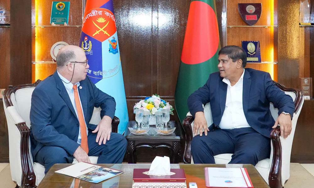 আন্তর্জাতিক মানবিক আইন বিষয়ে সচেতনতা বাড়াতে হবে: প্রতিরক্ষা উপদেষ্টা