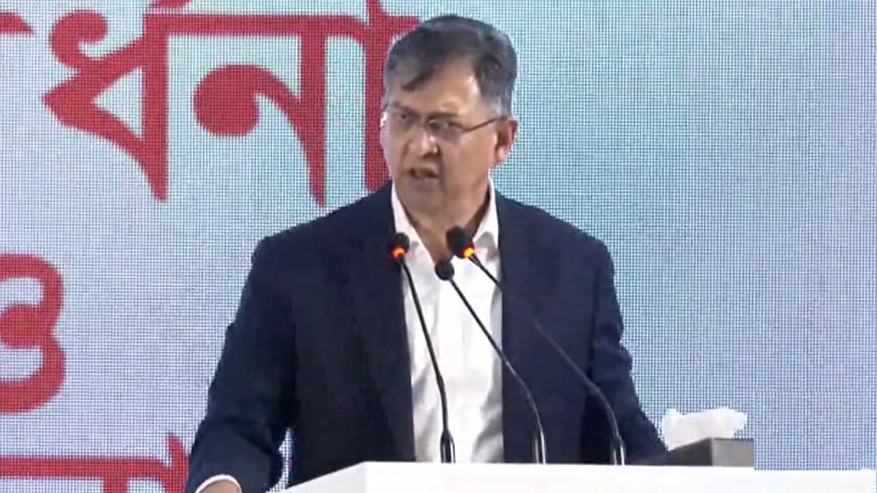 আওয়ামী লীগের বিচার ও জুলাই সনদের পূর্ণ বাস্তবায়নে রাজনৈতিক ঐক্যের আহ্বান স্বরাষ্ট্রমন্ত্রীর