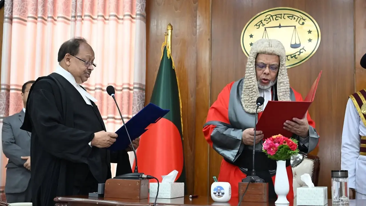 সুপ্রিম কোর্টের আপিল বিভাগের নতুন বিচারপতি হিসেবে শপথ নিলেন মো. হাবিবুল গনি