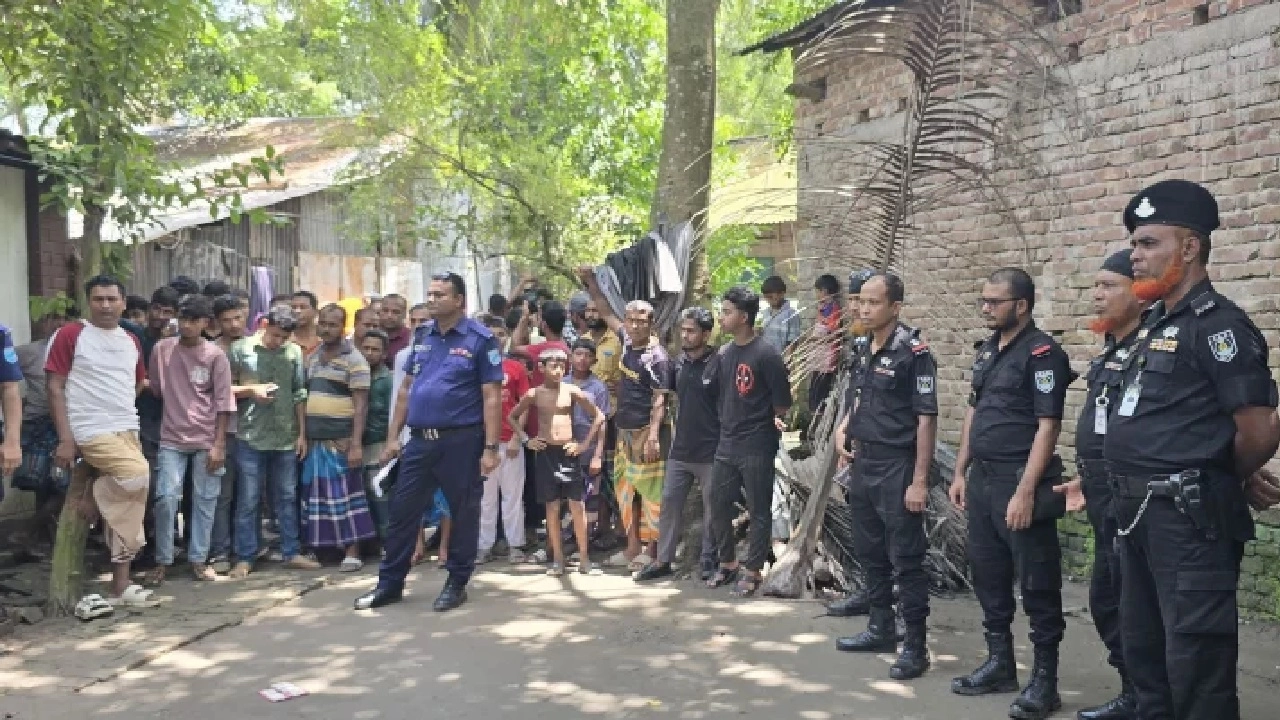 কালকিনিতে মহিলা মাদ্রাসায় হাতবোমা বিস্ফোরণে ৪ ছাত্রী আহত, তদন্তে পুলিশ
