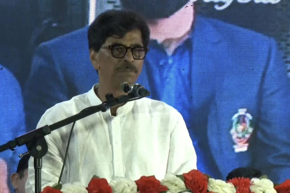 খেলাধুলাকে রাজনীতিকরণ থেকে মুক্ত রাখার প্রত্যয় কৃষিমন্ত্রীর, কুমিল্লায় স্পোর্টস ভিলেজ গড়ে তোলার উদ্যোগ