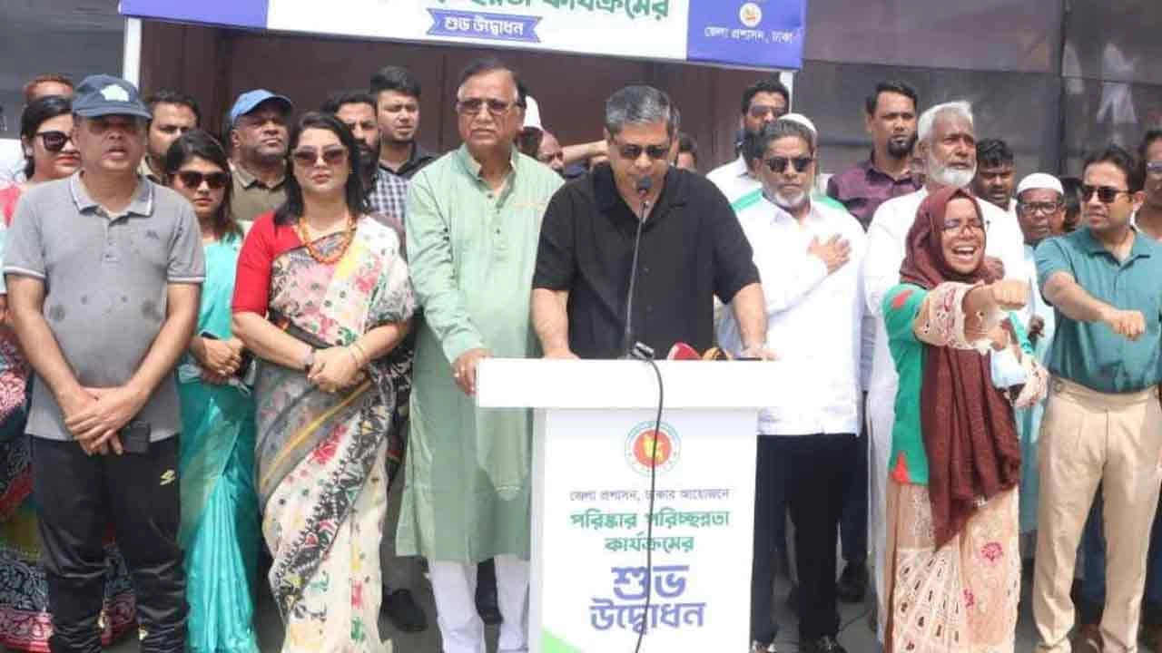 ময়লার ভাগাড় ও দখলমুক্ত করে আদি বুড়িগঙ্গা চ্যানেলকে পুনরুজ্জীবিত করার উদ্যোগ নিয়েছে সরকার