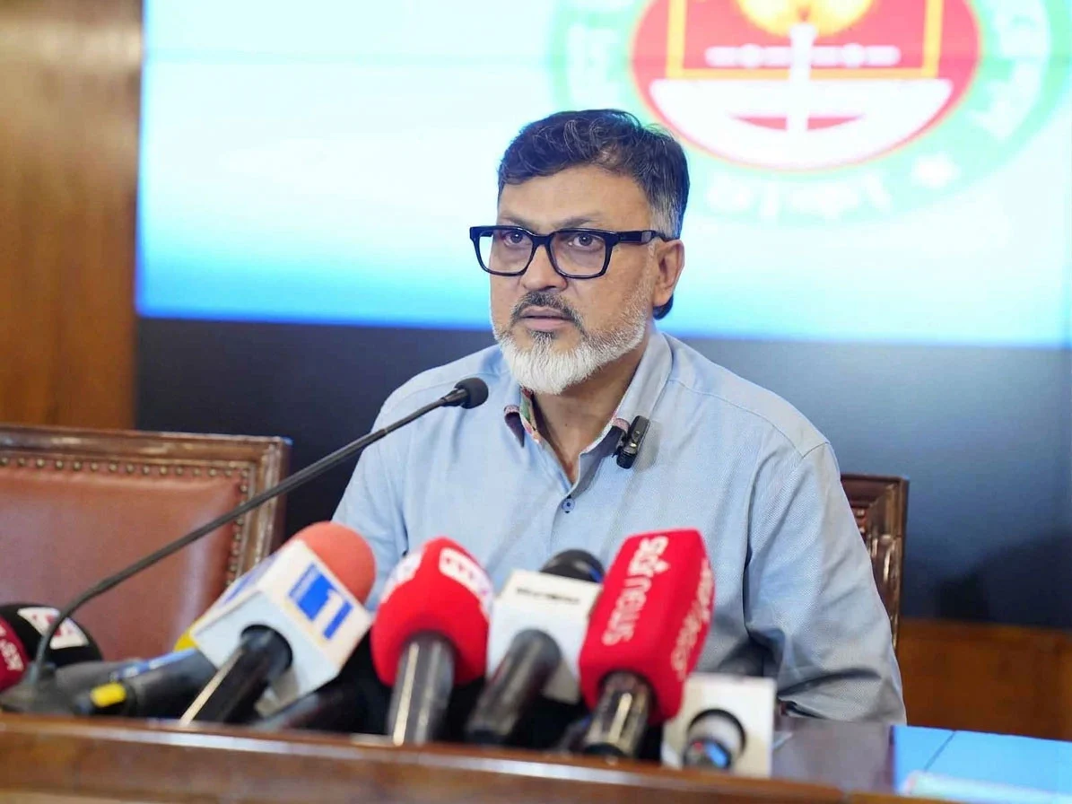ঢাকাকে আধুনিক ও দুর্গন্ধমুক্ত নগরী গড়তে ডিএনসিসির পরিচ্ছন্নতা অভিযান শুরু