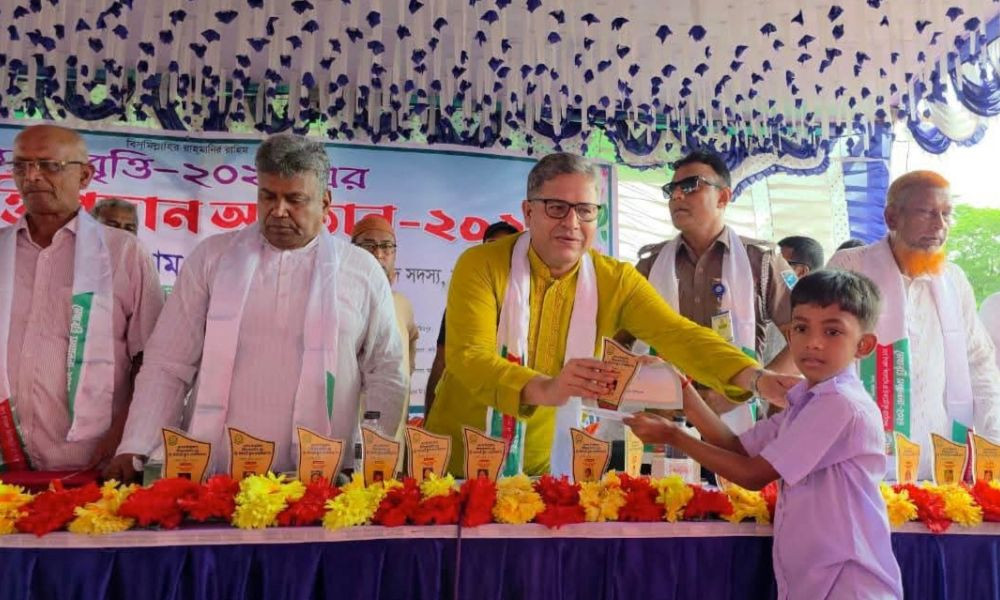 মেধাবী শিক্ষার্থীদের মানবিক গুণসম্পন্ন নাগরিক হিসেবে গড়ে ওঠার আহ্বান ফরিদপুর-৪ আসনের সংসদ সদস্যের