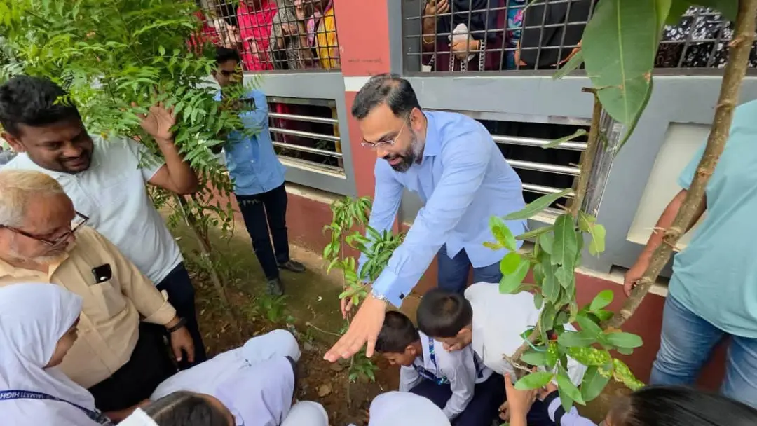 রাজধানীর ঢাকা-১৬ আসনের শিক্ষাপ্রতিষ্ঠানে যুব ও ক্রীড়া প্রতিমন্ত্রীর বৃক্ষরোপণ কর্মসূচি পালিত
