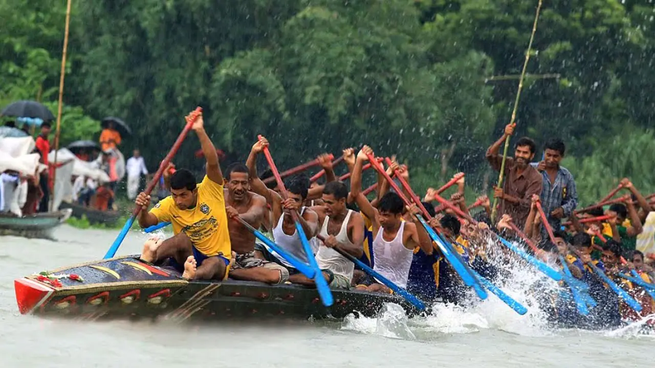বিয়ানীবাজারে সুনাই নদীতে ঐতিহ্যবাহী নৌকাবাইচ আয়োজনের বাধা কাটল: নির্ধারিত দিনেই প্রতিযোগিতা