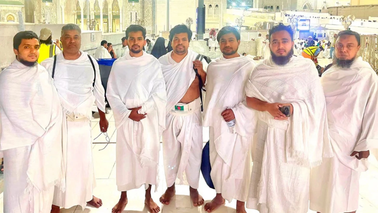 জাতীয় নাগরিক পার্টির (এনসিপি) কেন্দ্রীয় নেতাদের পবিত্র ওমরাহ পালন সম্পন্ন