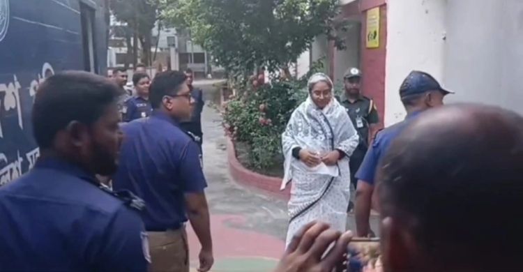 স্বামীর জানাজায় অংশ নিতে ১২ ঘণ্টার প্যারোলে মুক্তি পেলেন ডা. দীপু মনি