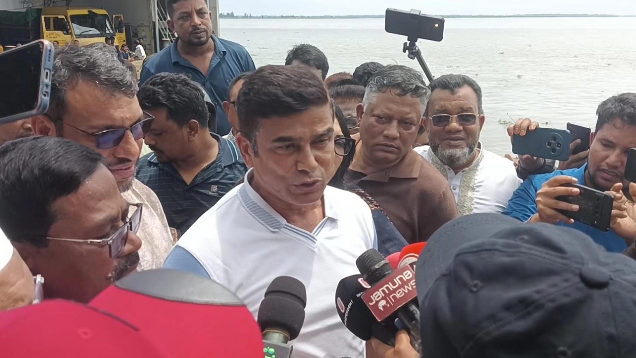 কুড়িগ্রামে ব্রহ্মপুত্র নদের ভাঙন রোধে রাজনৈতিক পরিচয় নির্বিশেষে কাজ করবে সরকার: পানিসম্পদ প্রতিমন্ত্রী