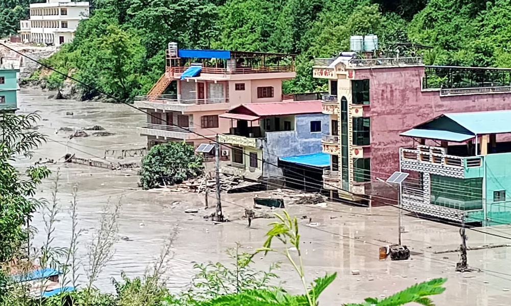 নেপাল-তিব্বত সীমান্তে ভয়াবহ আকস্মিক বন্যা: মৃত বেড়ে ১৬২, নিখোঁজ শতাধিক বিদেশি পর্যটক