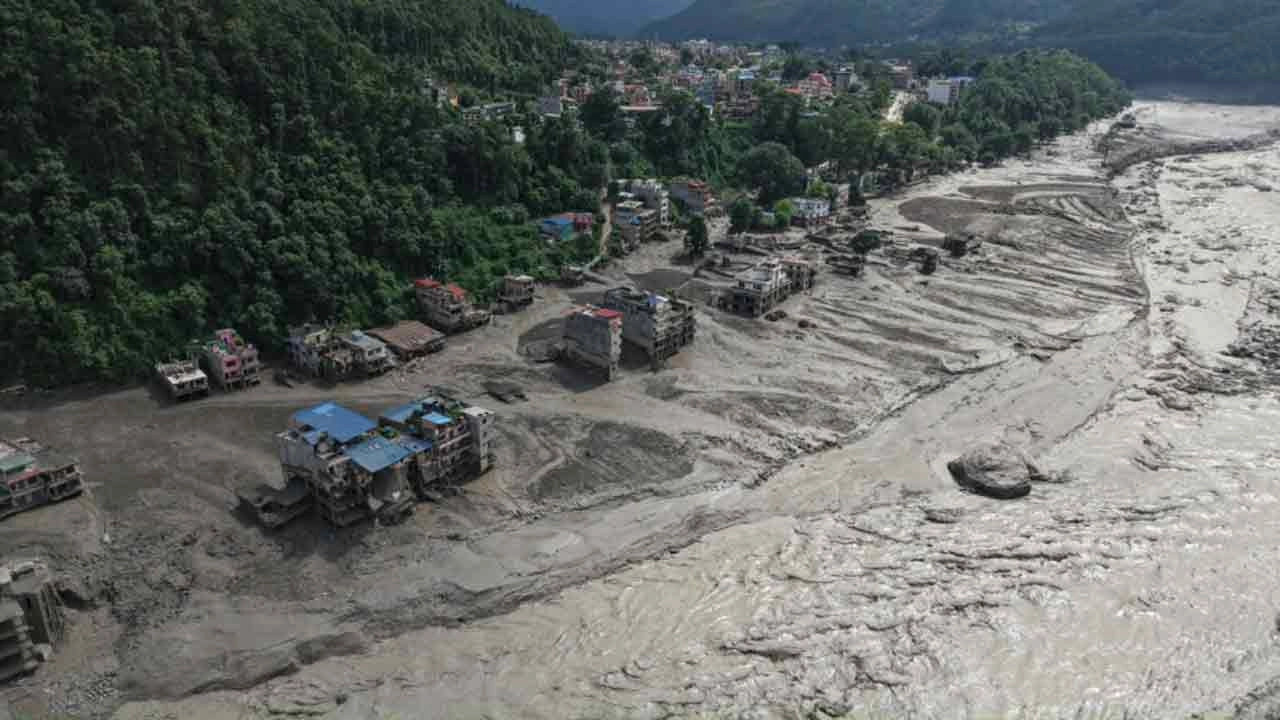 নেপালে আকস্মিক বন্যা ও ভূমিধসে নিহতের সংখ্যা বেড়ে ৪৬৯ জনে দাঁড়িয়েছে