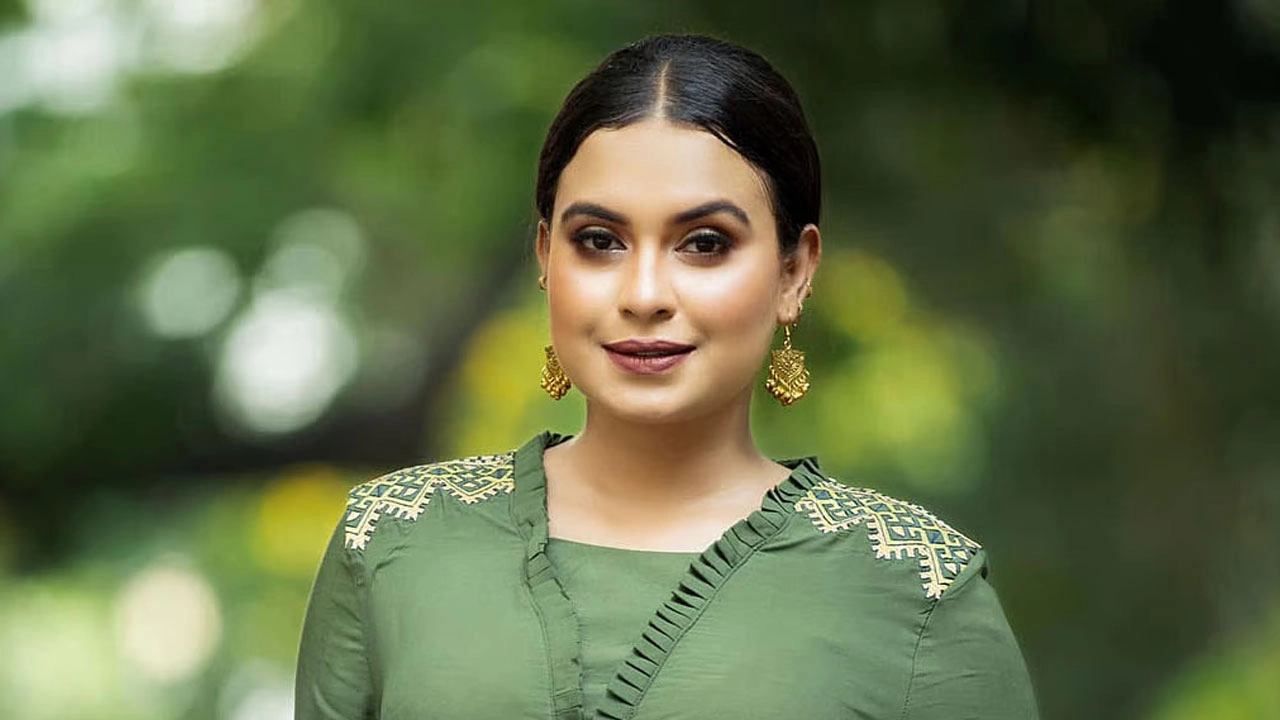 রাজধানীর বসুন্ধরায় মডেল রিধিকার ঝুলন্ত মরদেহ উদ্ধার: আত্মহত্যার প্ররোচনার মামলায় প্রেমিক গ্রেপ্তার
