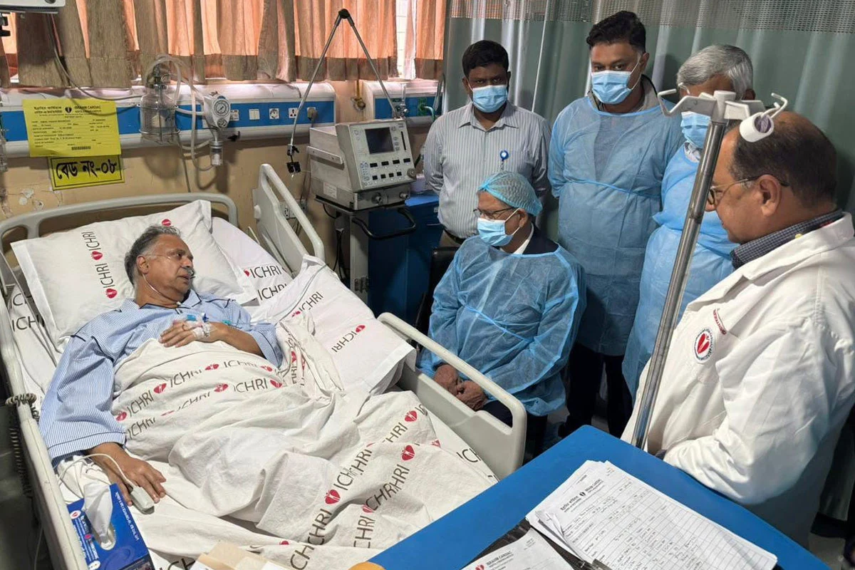 বিদ্যুৎ, জ্বালানি ও খনিজ সম্পদমন্ত্রী ইকবাল হাসান মাহমুদ টুকুর শারীরিক অবস্থার খোঁজখবর নিতে হাসপাতালে গেছেন রাষ্ট্রপতি