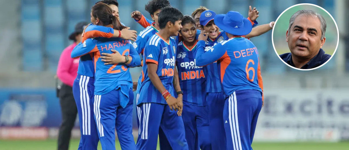 ক্রিকেটে ফের রাজনীতি: পাকিস্তানি মন্ত্রীর হাত থেকে ট্রফি নিল না ভারত