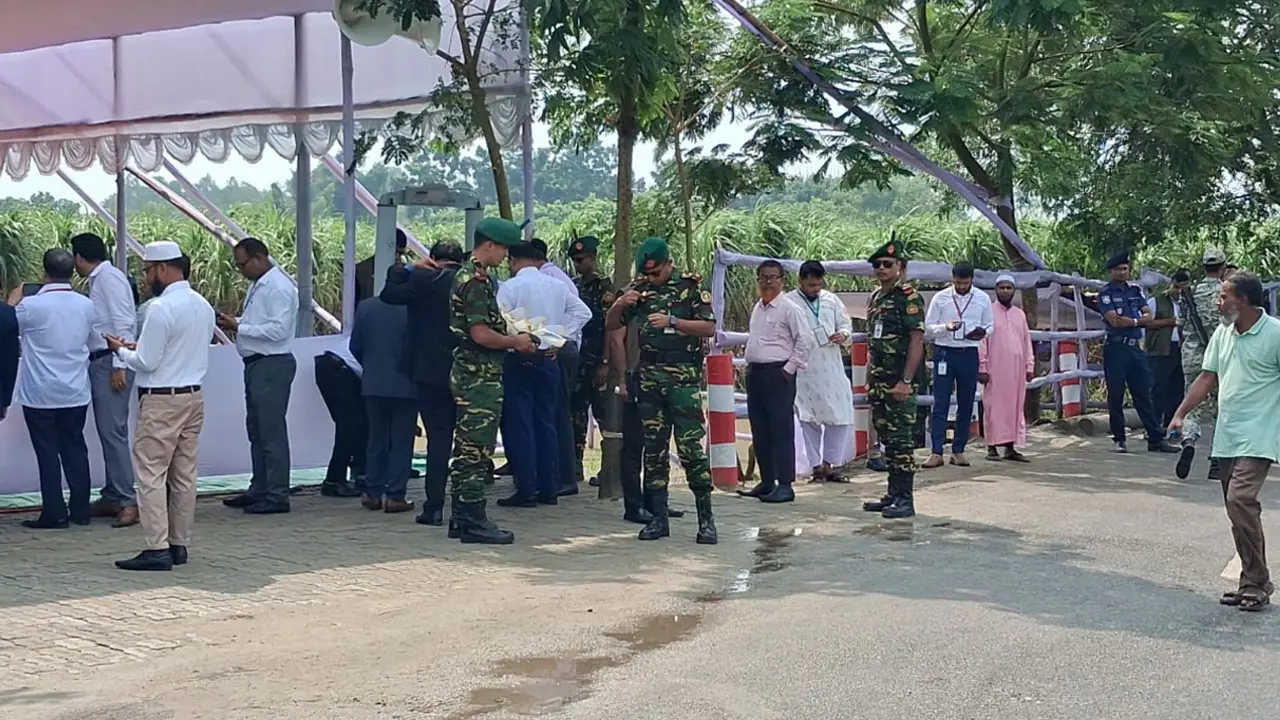 ঠাকুরগাঁওয়ে বিশ্ববিদ্যালয়ের ভিত্তিপ্রস্তর স্থাপন করলেন রাষ্ট্রপতি মির্জা ফখরুল ইসলাম আলমগীর