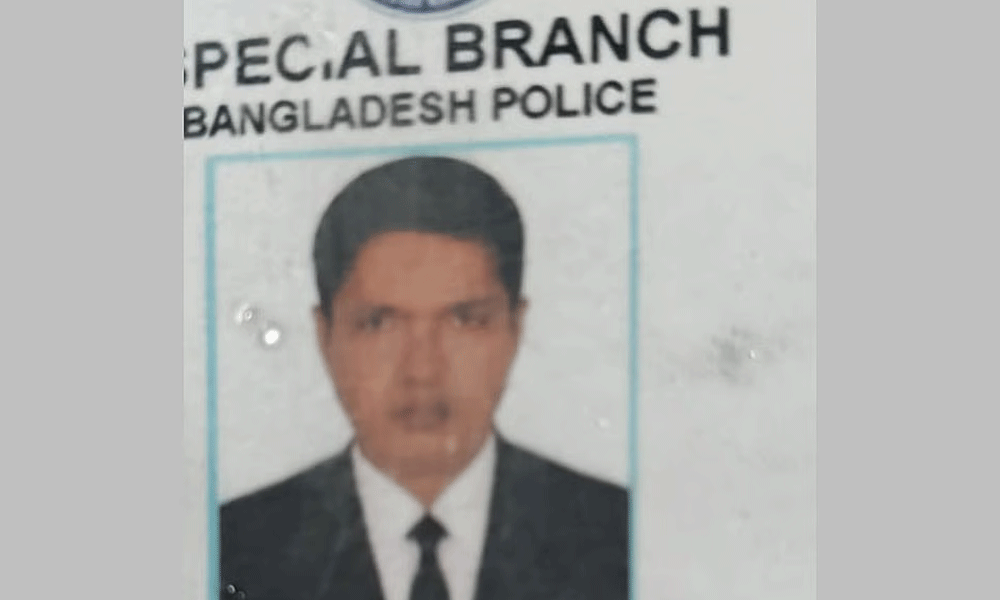 সাভারের আমিনবাজারে তুচ্ছ ঘটনাকে কেন্দ্র করে পুলিশের বিশেষ শাখার (এসবি) উপপরিদর্শক নিহত