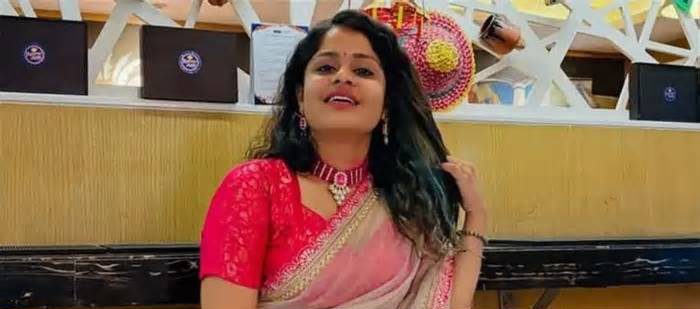 ‘মুসলিমদের চেয়ে হিন্দুরাই বেশি গরুর মাংস খায়’, বিতর্কে অভিনেত্রী