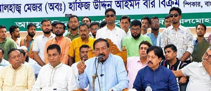 শেখ হাসিনা ছিলেন বিশ্বের সেরা ভিলেন অভিনেত্রী: মেজর হাফিজ