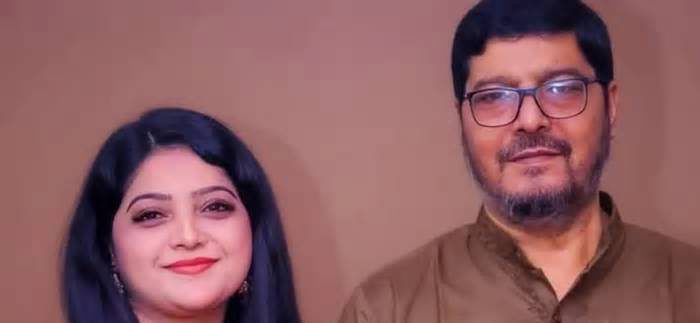 বাবা হারালেন কণ্ঠশিল্পী সালমা