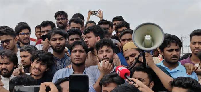 অপ্রতিম হত্যার প্রতিবাদে ঢাকা-চট্টগ্রাম মহাসড়ক অবরোধ প্রত্যাহার
