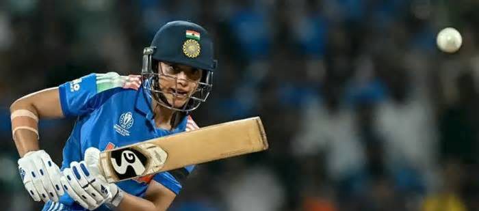 ৩৭ রানের ইনিংসে সবাইকে ছাড়িয়ে গেলেন স্মৃতি মান্ধানা