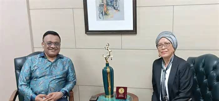 বাংলাদেশ সফরে ইউসিএসআই ইউনিভার্সিটির উপাচার্য, শিক্ষার্থীদের সঙ্গে মতবিনিময়