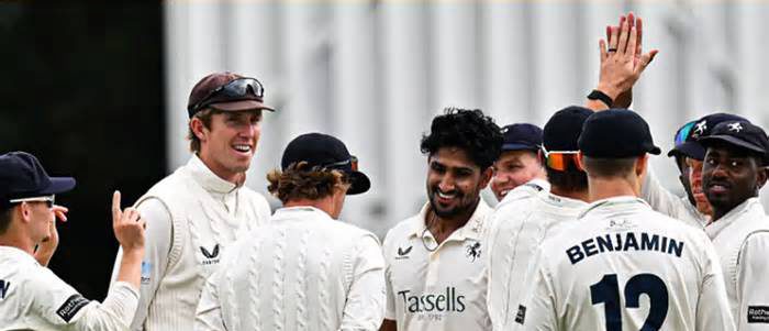হাসান-খালেদে ভর করে ঘুরে দাঁড়ালো কেন্ট