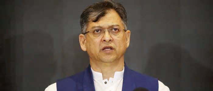 সাংবাদিক গ্রেপ্তারের আগে আদালতের অনুমতি বাধ্যতামূলক করার প্রস্তাবে একমত স্বরাষ্ট্রমন্ত্রী
