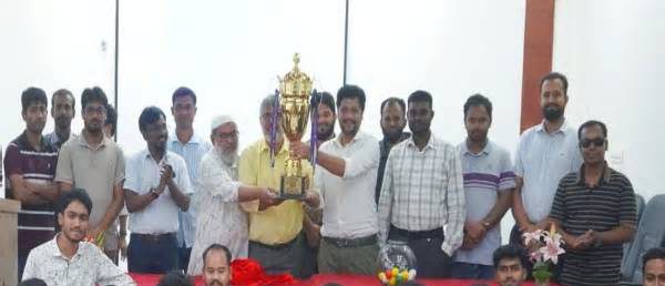 ট্রফি উন্মোচিত হলো যবিপ্রবির আন্তঃবিভাগ ফুটবল প্রতিযোগিতার